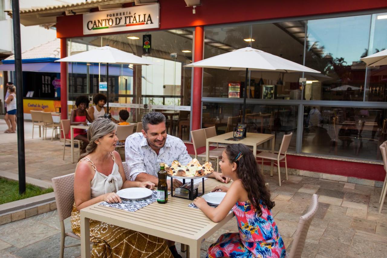 Wyndham Olimpia Royal Hotels Exterior foto Family dining at the restaurant