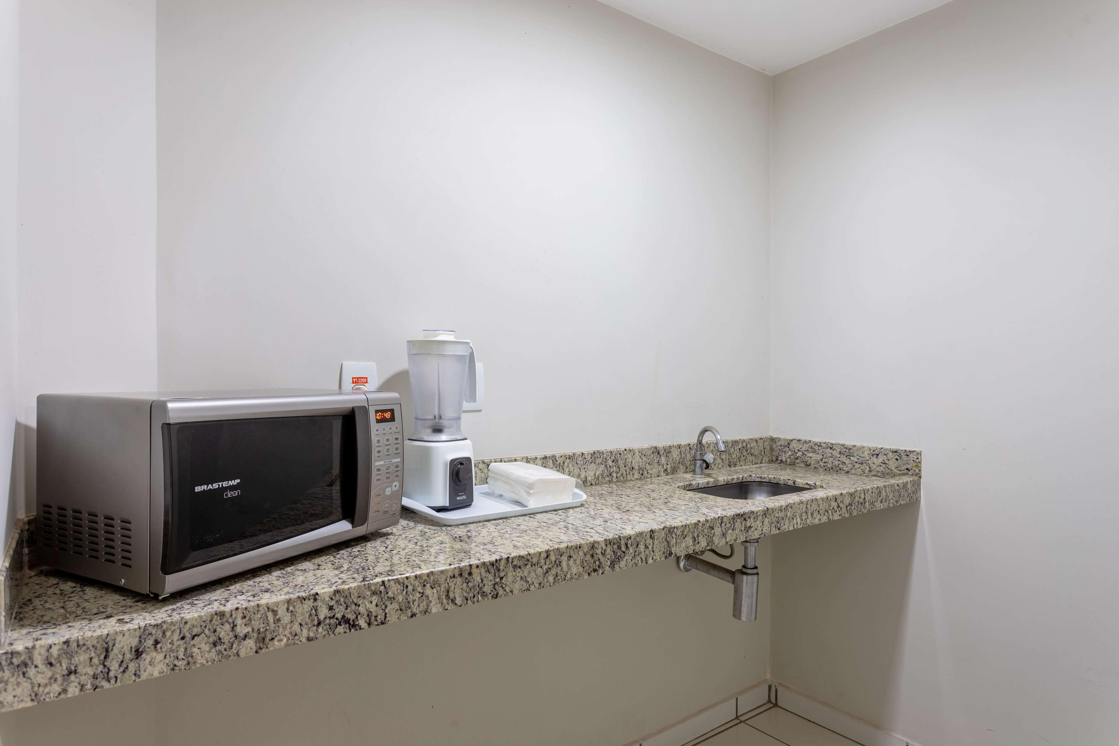 Wyndham Olimpia Royal Hotels Exterior foto A wet bar in a hotel room